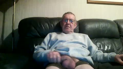 Snapshot of discovery63 chatting on 12.01.24 discovery63 online show from 12.01.24