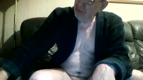 Snapshot of discovery63 chatting on 12.17.24 discovery63 online show from 12.17.24