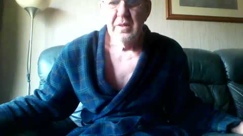 Snapshot of discovery63 chatting on 12.24.24 discovery63 online show from 12.24.24