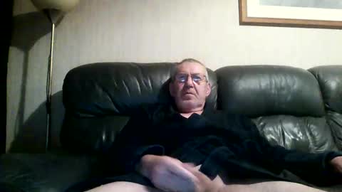 Snapshot of discovery63 chatting on 01.01.25 discovery63 online show from 01.01.25