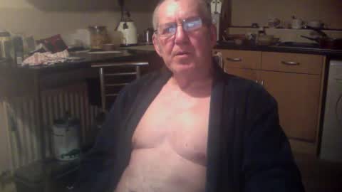 Snapshot of discovery63 chatting on 01.14.25 discovery63 online show from 01.14.25