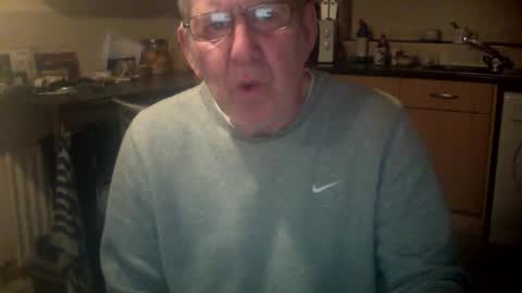 Snapshot of discovery63 chatting on 03.11.25 discovery63 online show from 03.11.25