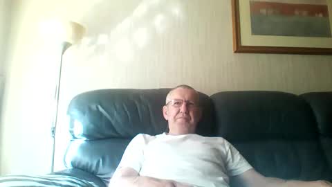 Snapshot of discovery63 chatting on 09.09.25 discovery63 online show from 09.09.25