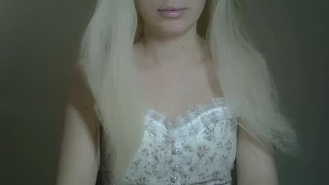 DitaMilton online show from 03.03.25