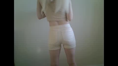 DitaMilton online show from 10.11.25