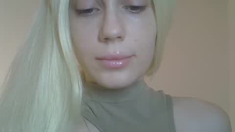 DitaMilton online show from 04.08.26