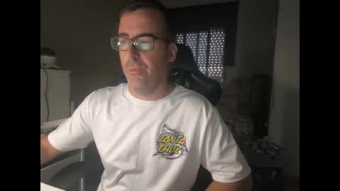 Snapshot of ditos_c chatting on 10.16.25 ditos_c online show from 10.16.25