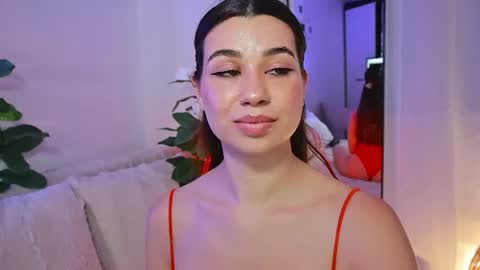Snapshot of divetagrace chatting on 06.22.26 Tia online show from 06.22.26