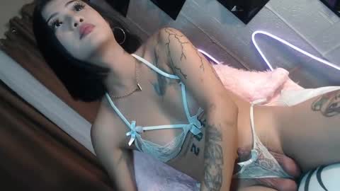 divinaaaaa online show from 04.22.26