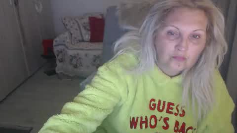 Snapshot of divineblond chatting on 05.01.26 Alexxa online show from 05.01.26