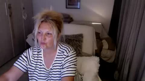 Snapshot of divineblond chatting on 06.12.26 Alexxa online show from 06.12.26