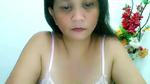 Snapshot of divinegrace10 chatting on 02.19.25     Divine Grace Close To Your Hear online show from 02.19.25