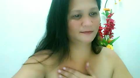 Snapshot of divinegrace10 chatting on 03.12.25     Divine Grace Close To Your Hear online show from 03.12.25