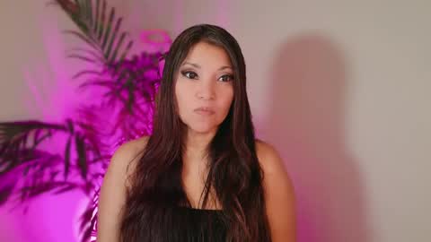 Snapshot of divinelynn chatting on 05.25.26 DivineLynn online show from 05.25.26