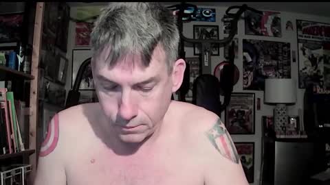 Snapshot of dix_handley_50 chatting on 10.29.25 dix_handley_50 online show from 10.29.25