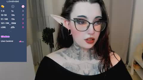 dixipixi_ online show from 09.13.25