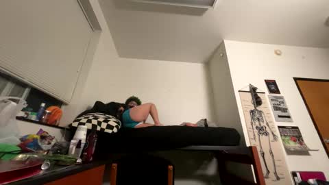 dizzinsweatyy online show from 02.24.25