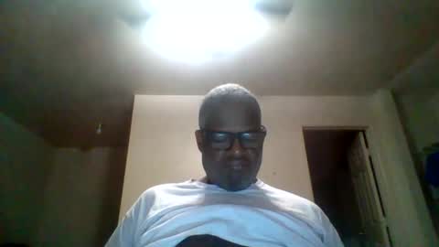 Snapshot of djbignuttsbrownass24 chatting on 10.03.25 djbignuttsbrownass24 online show from 10.03.25