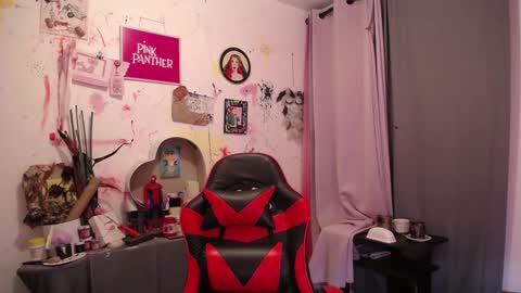 Snapshot of dlacarra chatting on 12.26.24 David Lucky 13 online show from 12.26.24