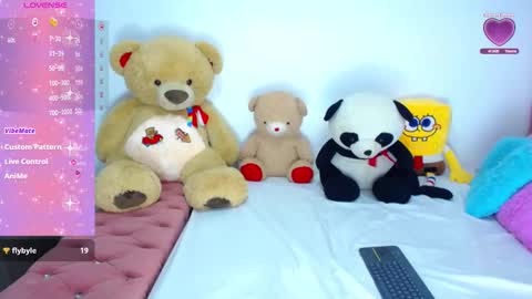 Snapshot of doe_sofi chatting on 11.28.25 sofi online show from 11.28.25