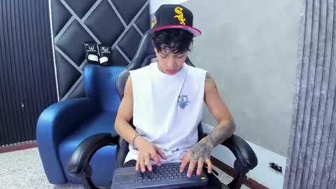 Snapshot of dogan_renz0 chatting on 02.11.26 Dogan online show from 02.11.26