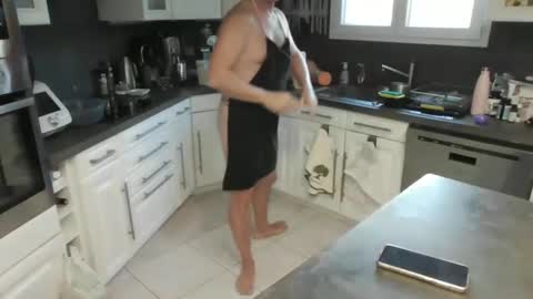 Snapshot of doggydaddi chatting on 11.03.25 Alex online show from 11.03.25