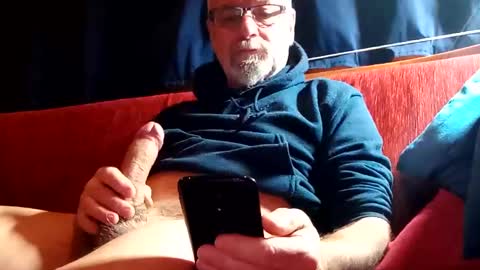 Snapshot of doghouseblue chatting on 12.10.24 doghouseblue online show from 12.10.24