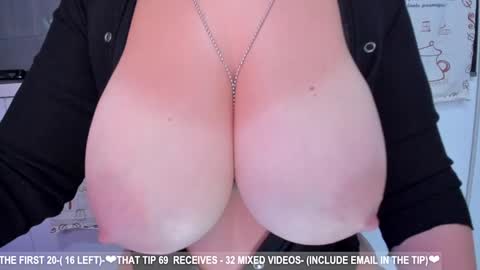 Snapshot of dolce4you69 chatting on 01.07.25 Dea----IF YOU WANT TO SUPPORT ME -Purshase subscribtions scroll BIO  THANK YOU LOVE - online show from 01.07.25