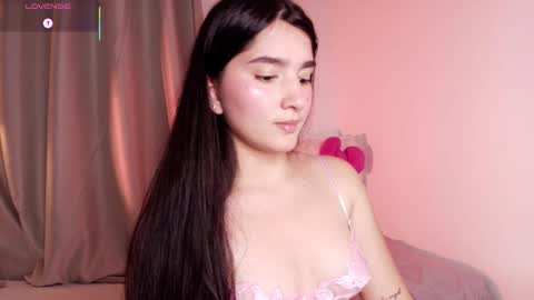 Snapshot of dolceangel__ chatting on 10.15.25 Blair online show from 10.15.25
