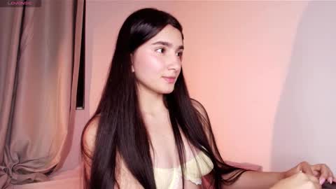 Snapshot of dolceangel__ chatting on 10.27.25 Blair online show from 10.27.25