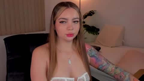 Snapshot of dolcebaddie chatting on 03.11.25 Hii Dont forget to follow me . online show from 03.11.25