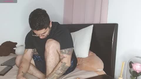 Auro and Santiago online show from 01.17.25