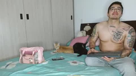 Auro and Santiago online show from 02.09.25