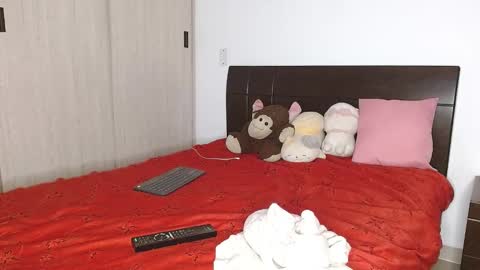 Auro and Santiago online show from 02.17.25