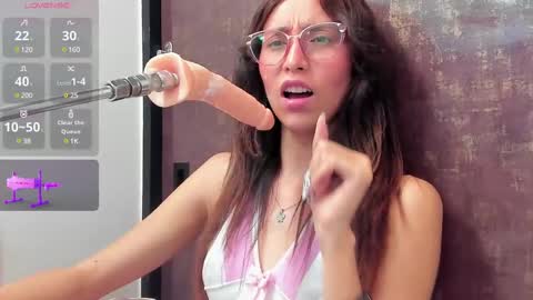 Bella  online show from 03.08.25