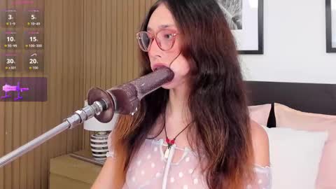 Bella  online show from 09.24.25