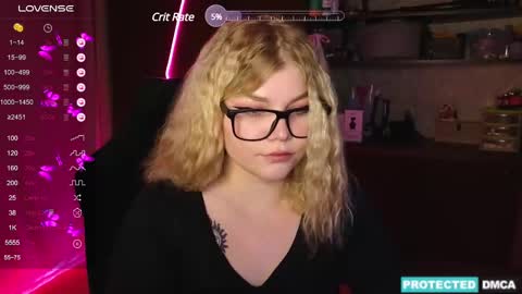 Snapshot of doll_chloe_ chatting on 12.04.24 Chloe online show from 12.04.24