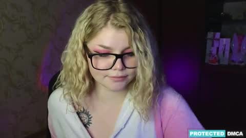 Snapshot of doll_chloe_ chatting on 12.07.24 Chloe online show from 12.07.24