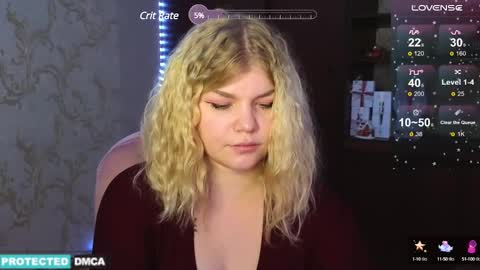 Snapshot of doll_chloe_ chatting on 12.17.24 Chloe online show from 12.17.24