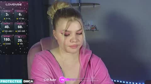 Snapshot of doll_chloe_ chatting on 12.21.24 Chloe online show from 12.21.24