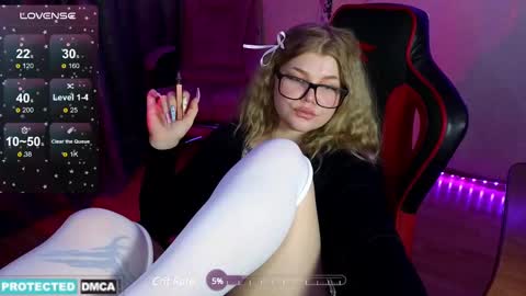 Snapshot of doll_chloe_ chatting on 12.29.24 Chloe online show from 12.29.24