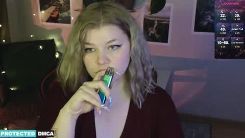 Snapshot of doll_chloe_ chatting on 01.14.25 Chloe online show from 01.14.25