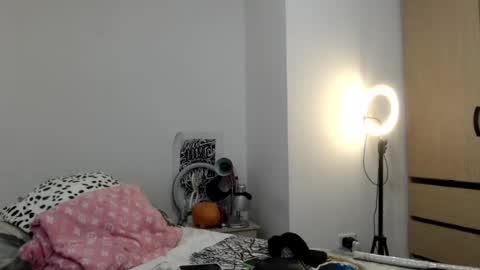 Snapshot of doll_sary chatting on 07.21.26 Catherine XXX online show from 07.21.26