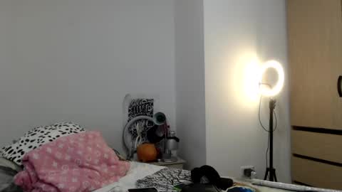Snapshot of doll_sary chatting on 07.21.26 Catherine XXX online show from 07.21.26