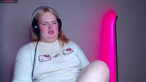 Miss Rose online show from 10.31.25