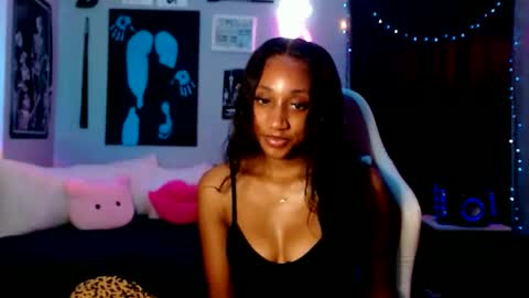 Snapshot of dollfacebeauty_x chatting on 09.13.25 Princess DollfaceBeauty online show from 09.13.25