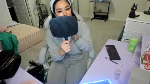 DOLLLFACE online show from 12.05.25