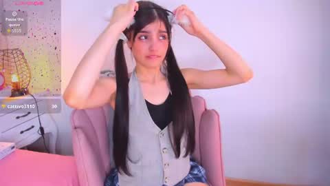 Snapshot of dolly_kitter chatting on 07.22.26 dolly_kitter online show from 07.22.26