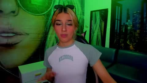 Dolly pocket online show from 03.17.26