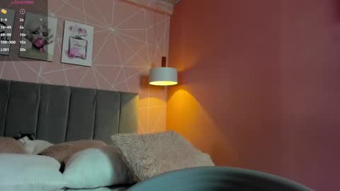 Call me Zoe  online show from 12.23.24